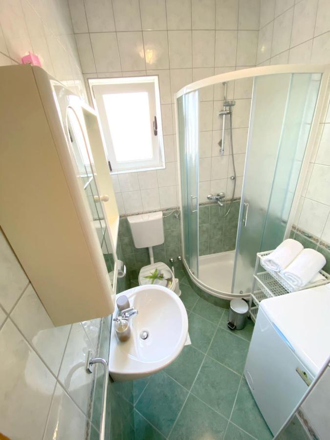 Apartments Saric Biograd Na Moru Exterior foto