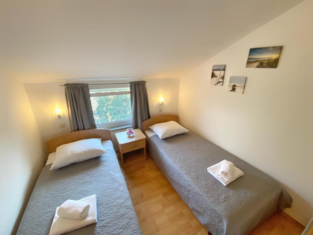 Apartments Saric Biograd Na Moru Exterior foto