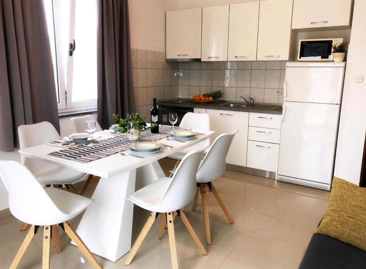 Apartments Saric Biograd Na Moru Exterior foto